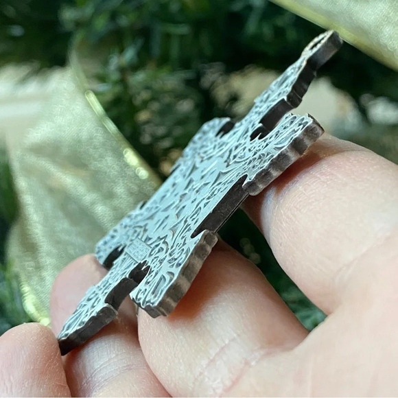 Pewter Christmas Holiday Snowflake Ornament - Picture 6 of 6